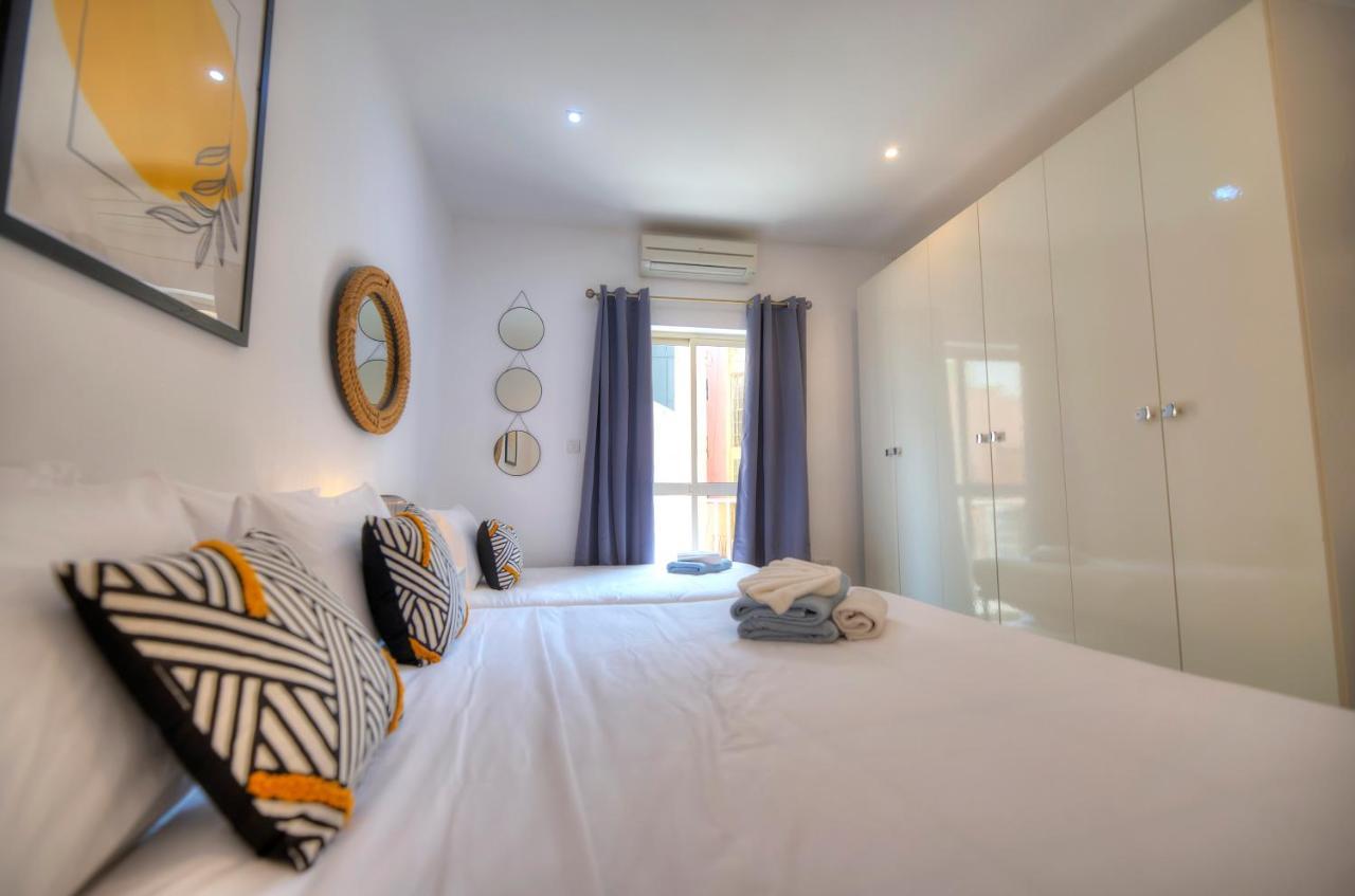 Spacious 4 Bedrooms With Sea View Balcony Goslm-3 Σλιέμα Εξωτερικό φωτογραφία