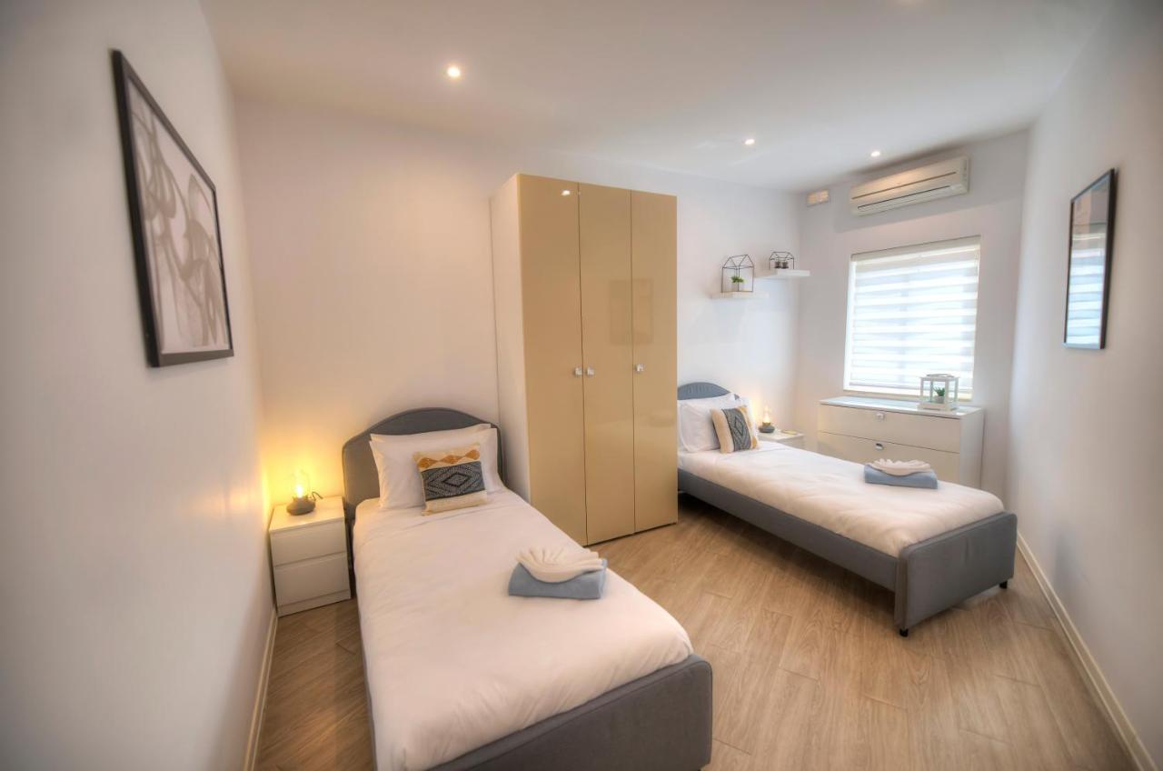 Spacious 4 Bedrooms With Sea View Balcony Goslm-3 Σλιέμα Εξωτερικό φωτογραφία